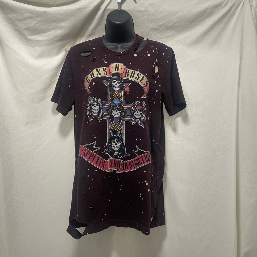Destructed Guns and Roses Tee Size Medium